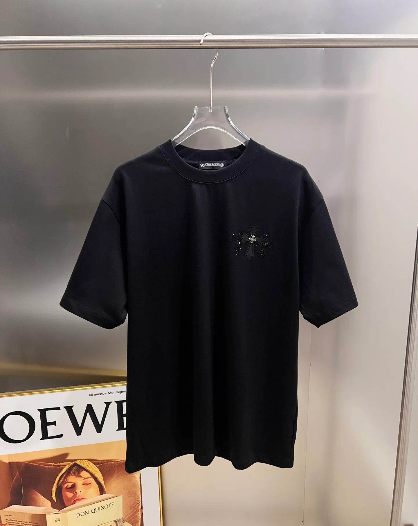 🅿️190 CH Crow 2025 Autumn and Winter New Short-sleeved T-shirt Cross leather craft Customized hardware metal + Middle Eastern Australian diamond design craft The real thing is great🔥Same style for men and women, loose version Size S M L XL XXL Five sizes Black White Angora Red